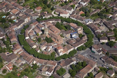 Vue aérienne du village de Lescure-Jaoul