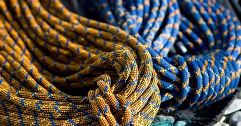 Différents types de cordes d'escalade