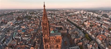Vue aérienne de Strasbourg avec la Cathédrale