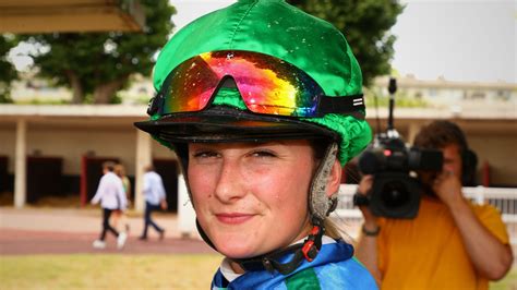 Mathilde Colas célébrant une victoire