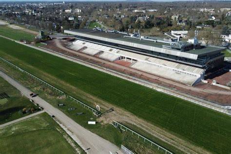 Vue aérienne de l'hippodrome de Maisons-Laffitte