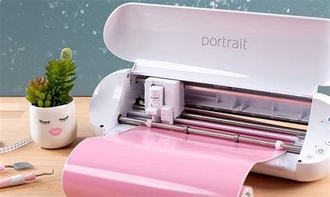 Machine de découpe Silhouette Caméo en action