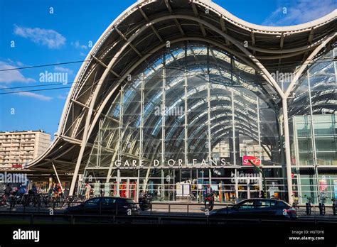 Vue aérienne de la gare d'Orléans et de ses environs