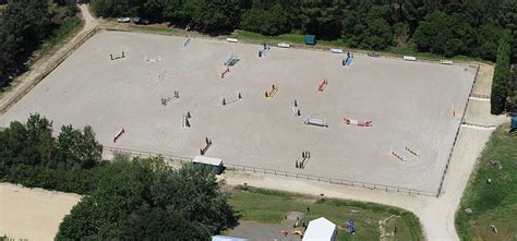 Vue aérienne d'un parcours d'endurance équestre