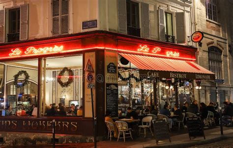 Façade d'un bistrot traditionnel français