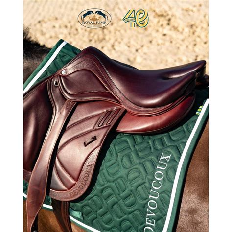 Une selle d'équitation Devoucoux haut de gamme