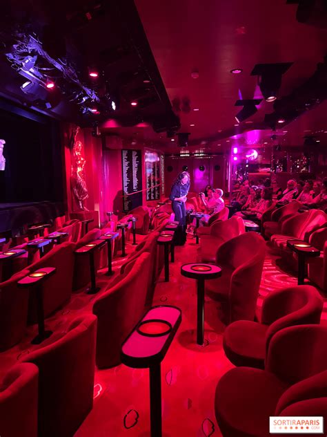 Entrée du Crazy Horse Paris