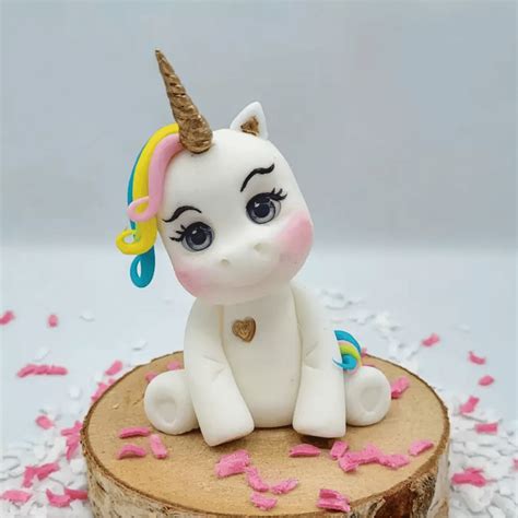 Moule en silicone pour modelage 3D d'une licorne en pâte à sucre