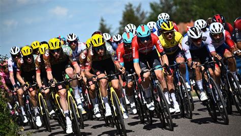 Peloton de cyclistes en course