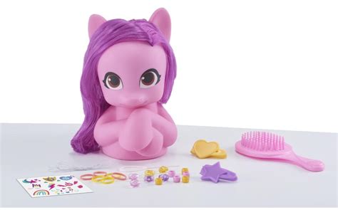 Une tête à coiffer My Little Pony avec ses accessoires colorés