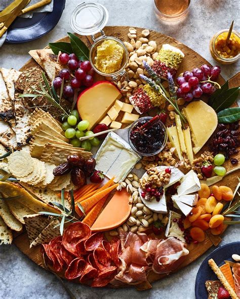 Planche apéritive variée