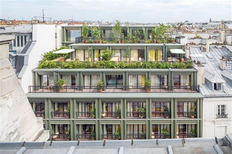Façade de l'hôtel La Fantaisie Paris