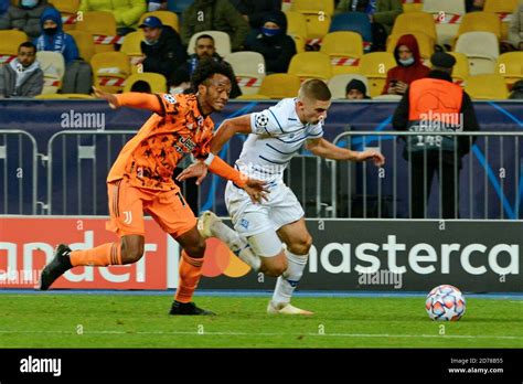Joueurs du Dynamo Kiev en action