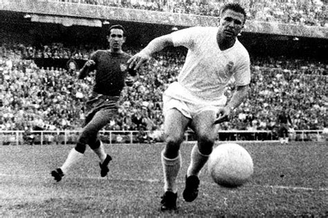 Ferenc Puskás célébrant un but